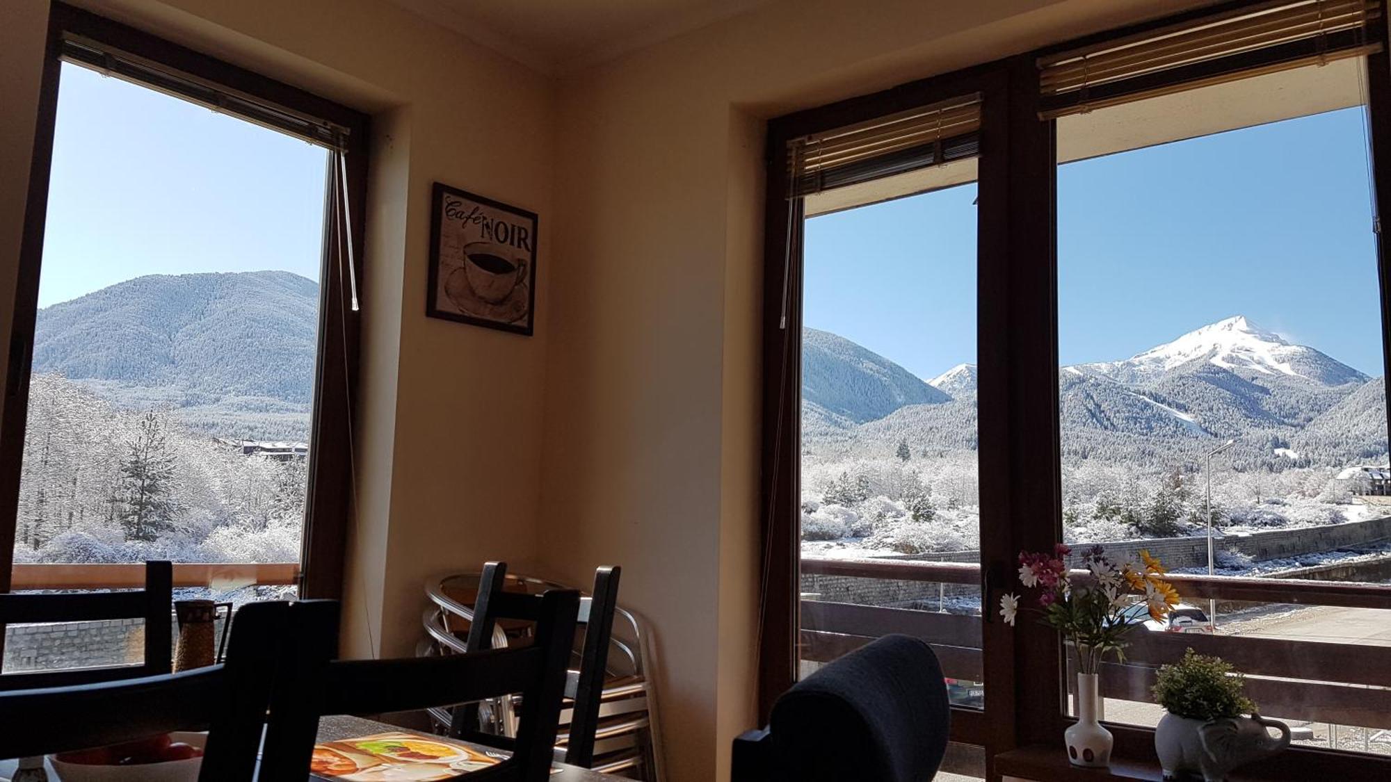 Cedar Lodge 4 Self-Catered Apartment バンスコ エクステリア 写真